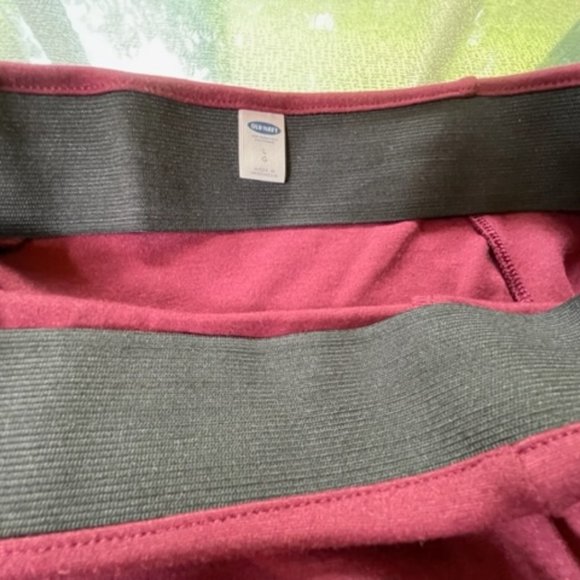 Old Navy Knit Flair Skirt - Picture 2 of 3